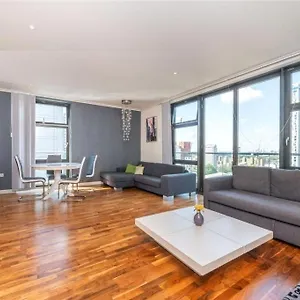 Penthouse Canary Wharf - Free Wifi London